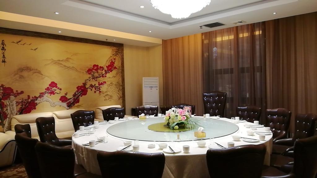 Hilton Garden Inn Chengde Mountain Resort Экстерьер фото